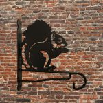 Squirrel Feature Bracket